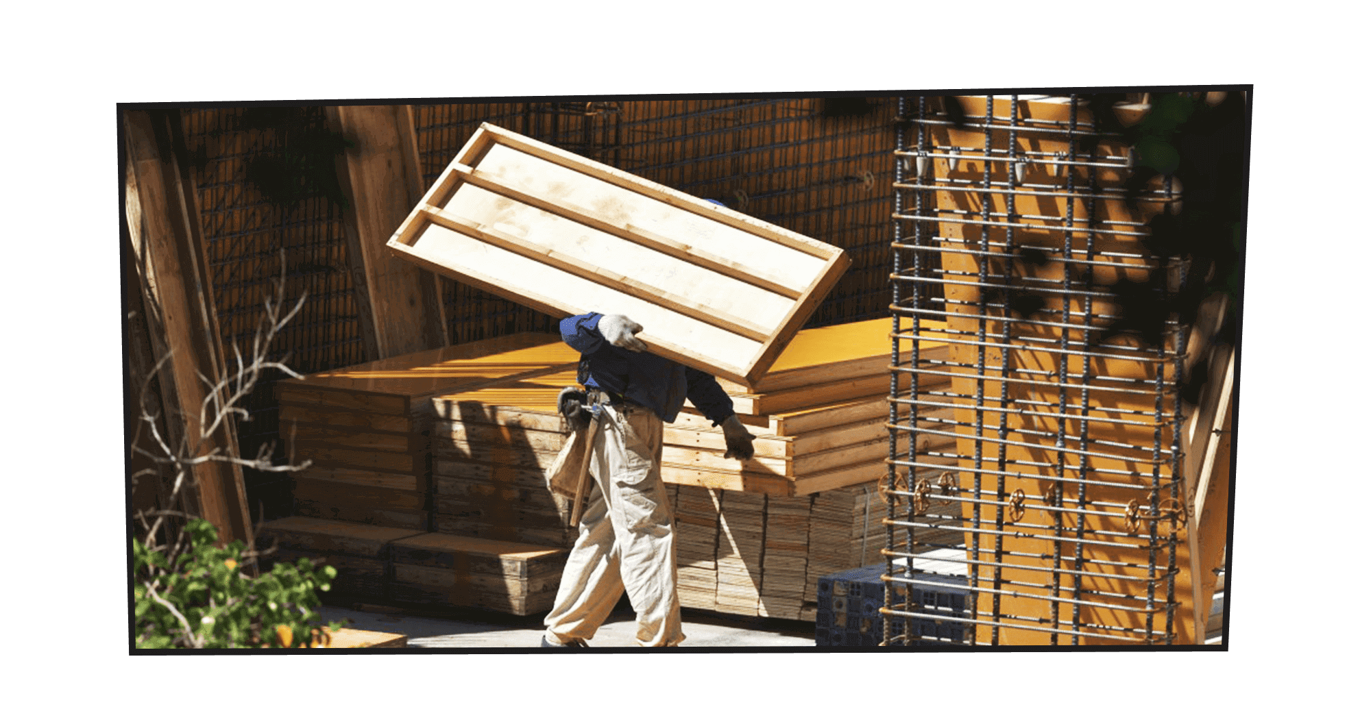 次の工程へ繋ぐ 技術と信頼の型枠解体、ST PARTNER